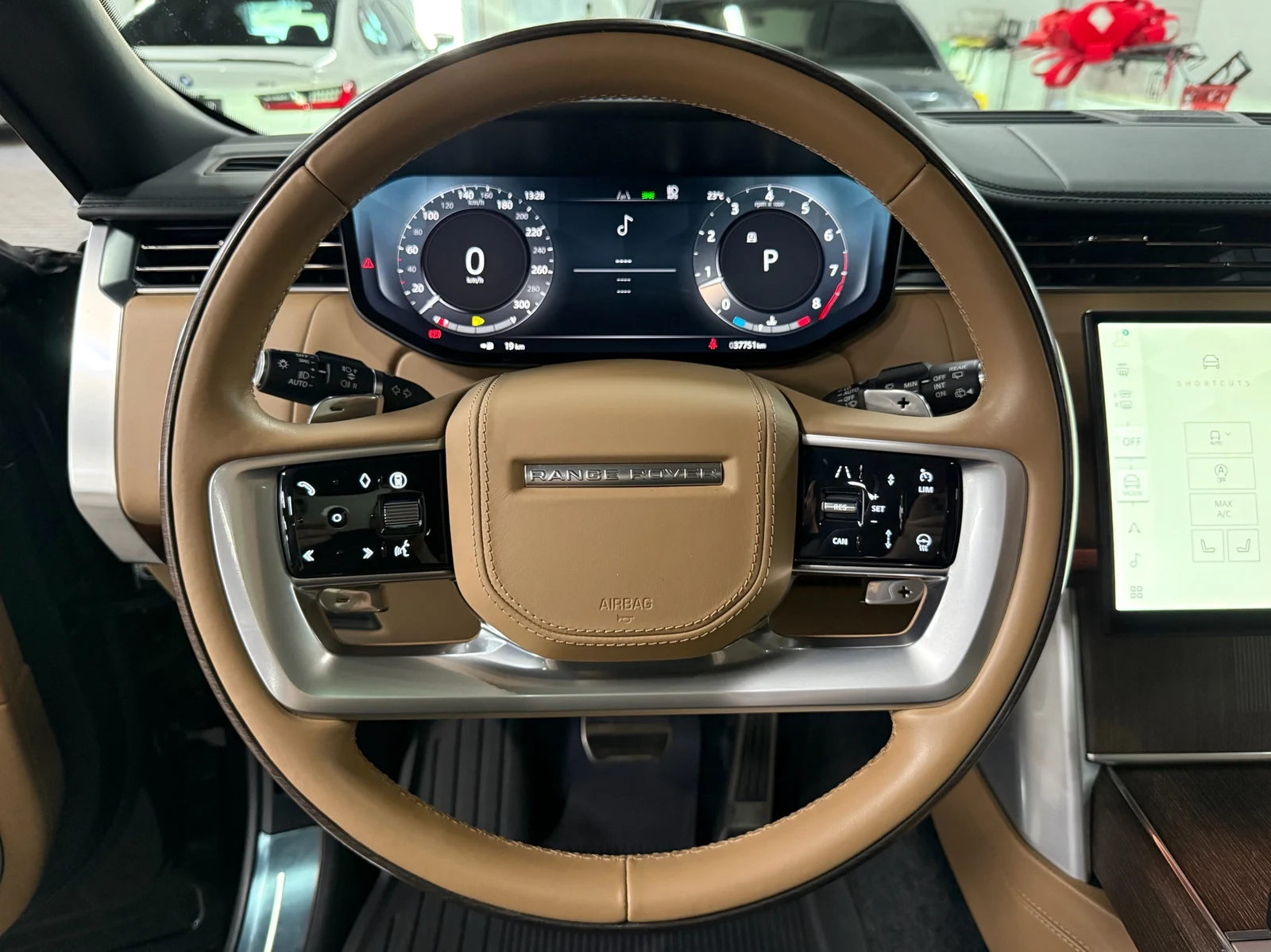 2024 Land Rover Range Rover Autobiography (L460), 16/30
