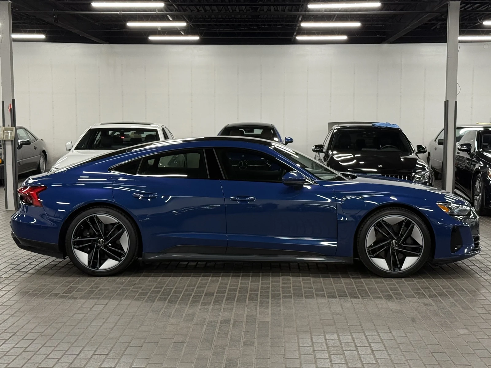 2022 Audi e-tron GT, 4/30