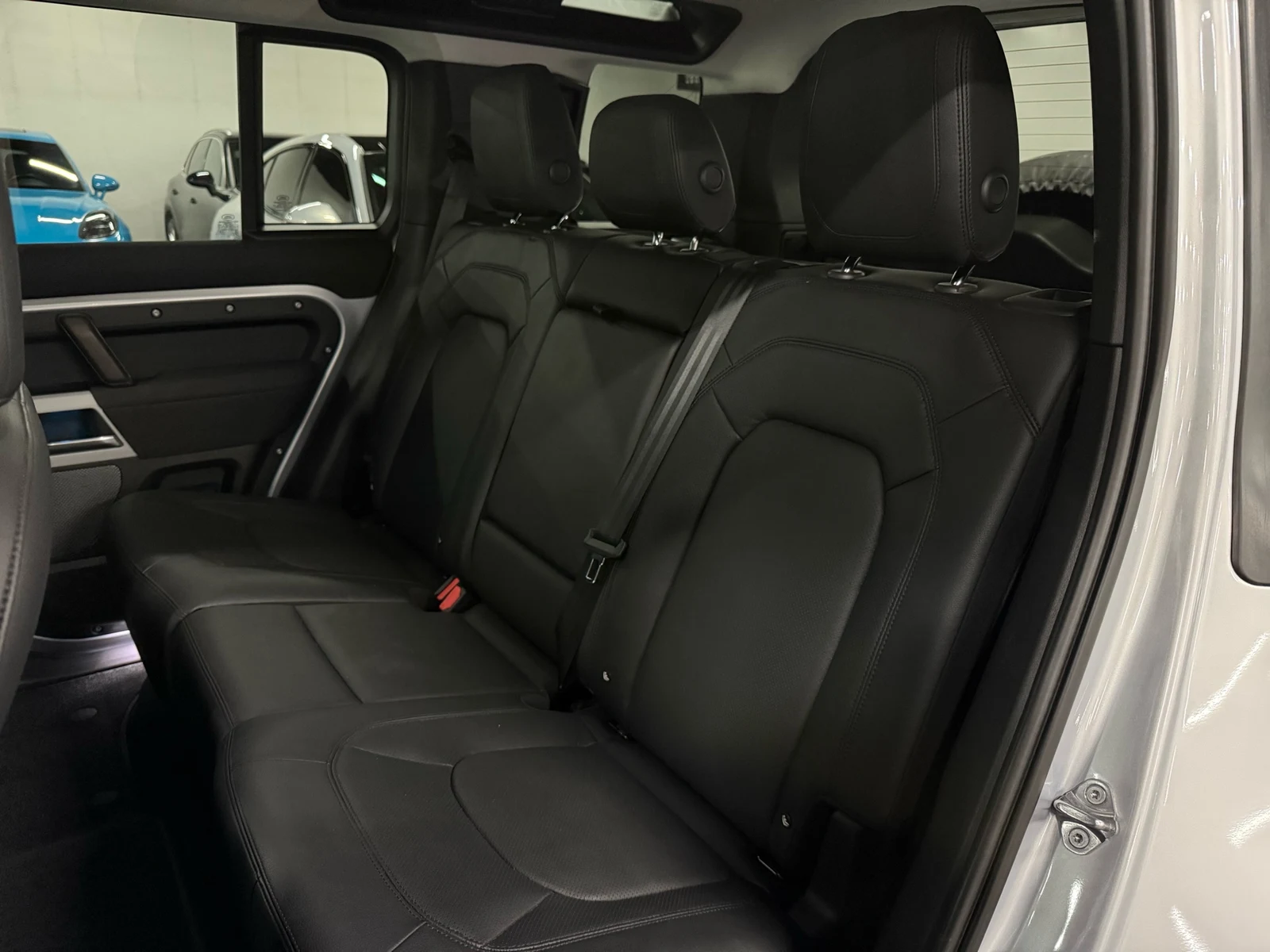2023 Land Rover Defender 110 SE (L663), 24/30