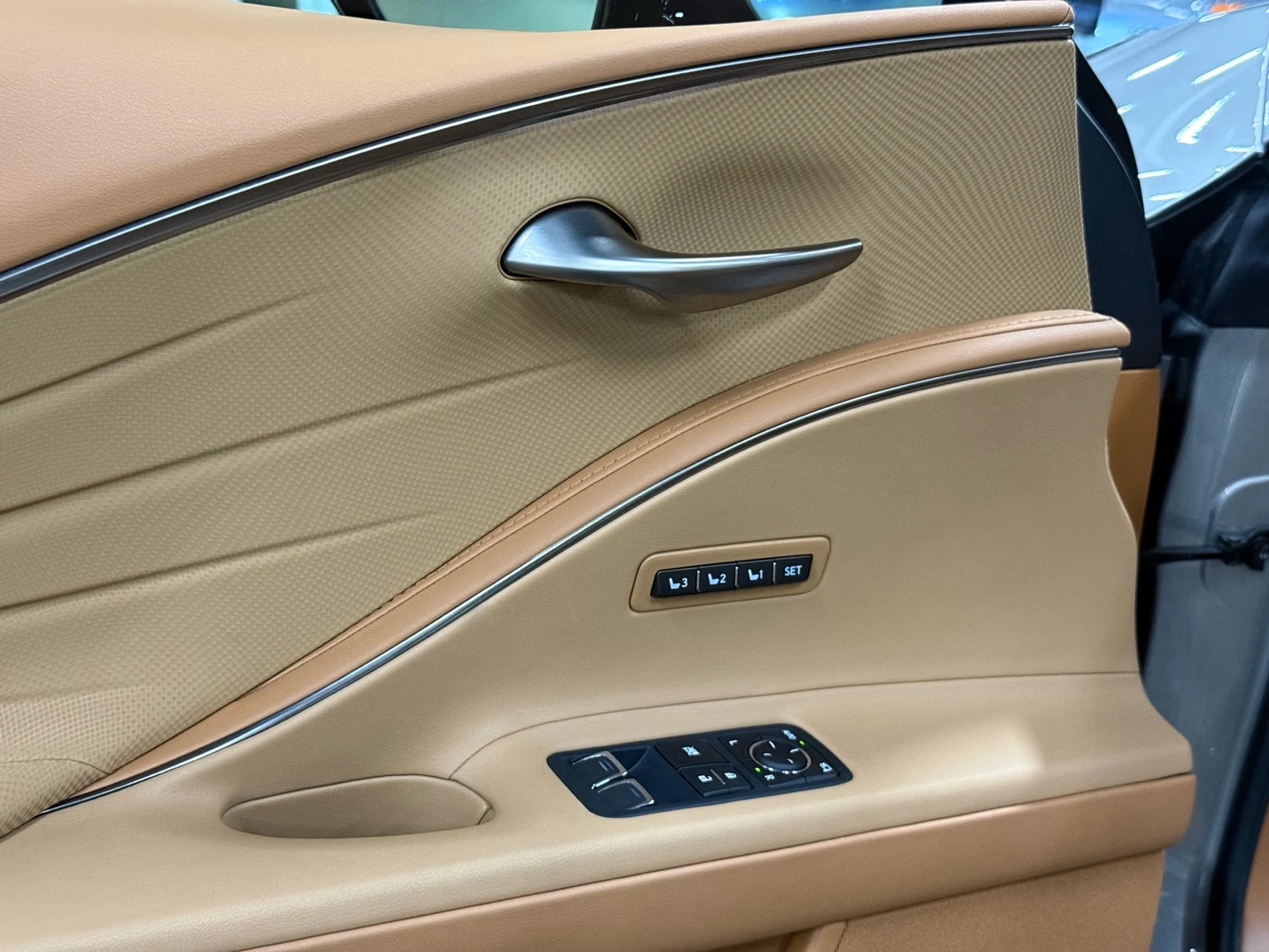 2021 Lexus LC 500 Convertible, 20/30