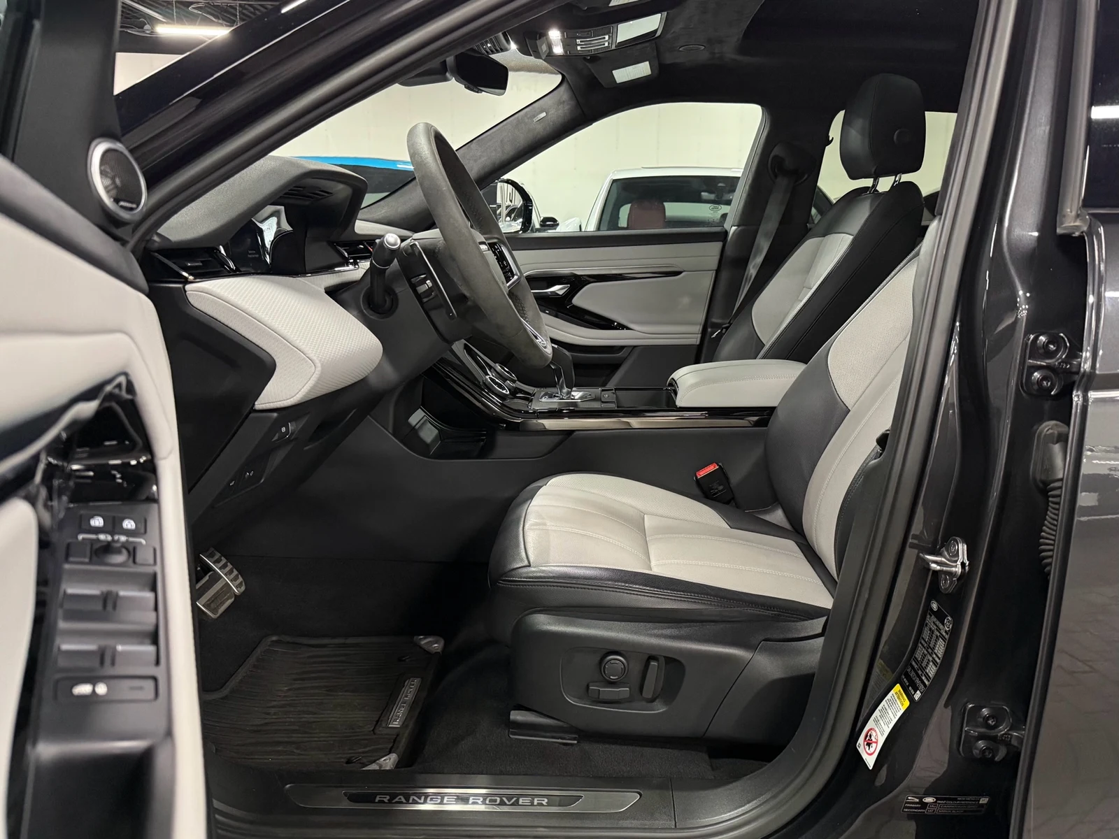 2023 Land Rover Range Rover Evoque P300 MHEV (L551), 11/30