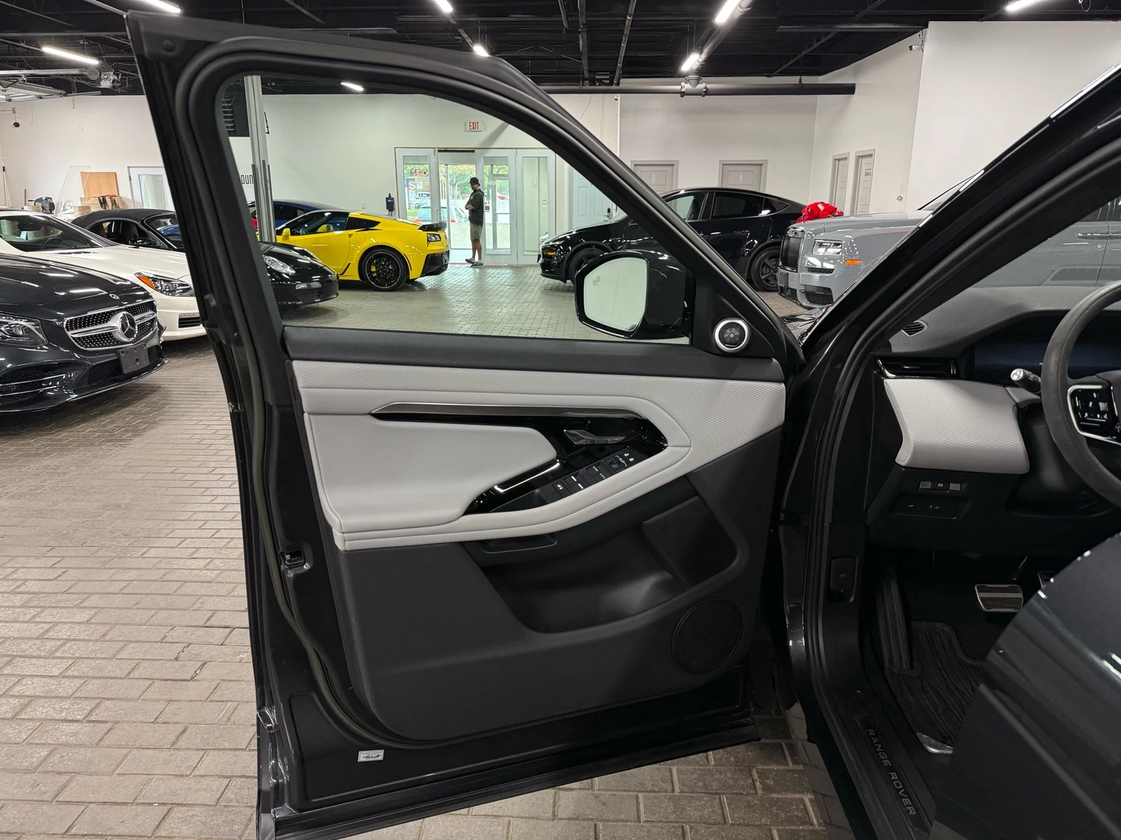 2023 Land Rover Range Rover Evoque P300 MHEV (L551), 17/30
