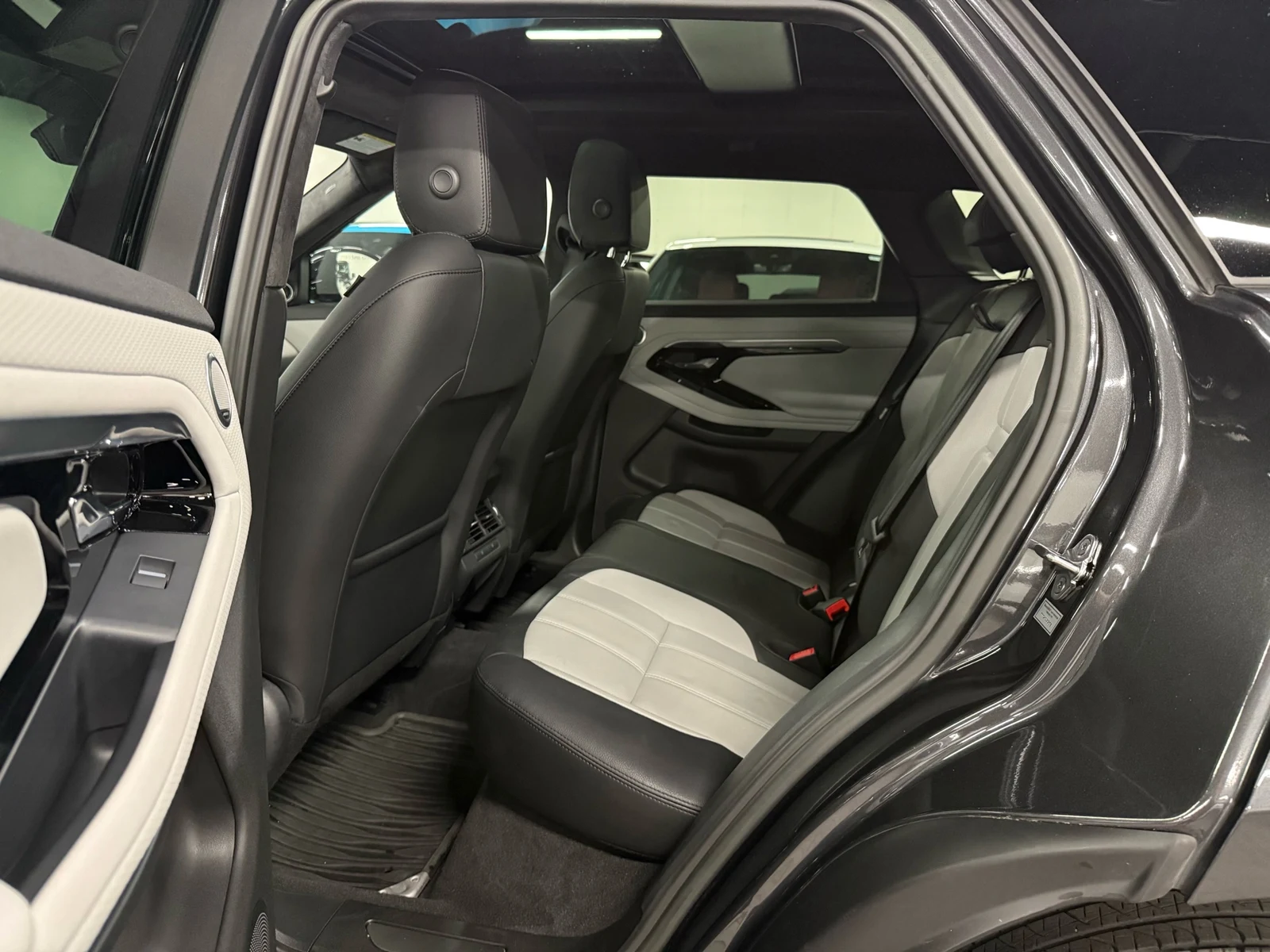 2023 Land Rover Range Rover Evoque P300 MHEV (L551), 21/30
