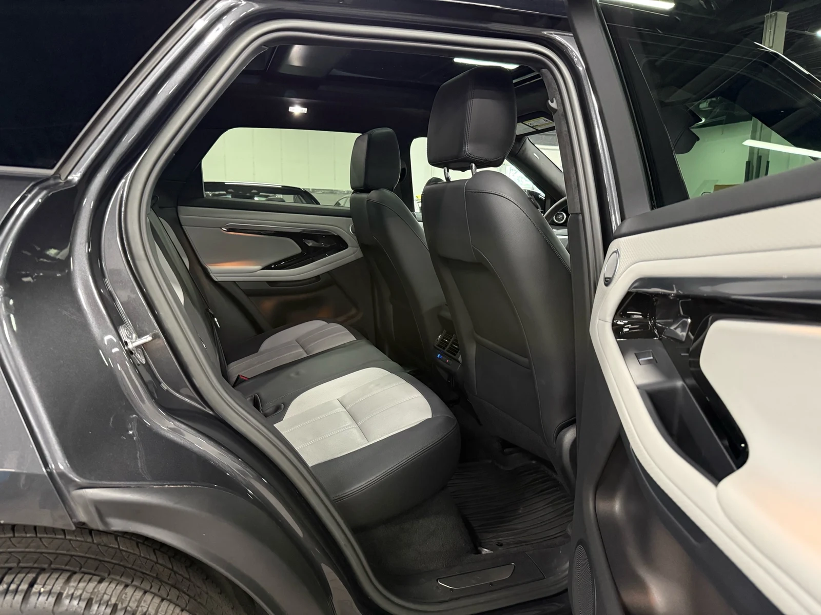 2023 Land Rover Range Rover Evoque P300 MHEV (L551), 27/30