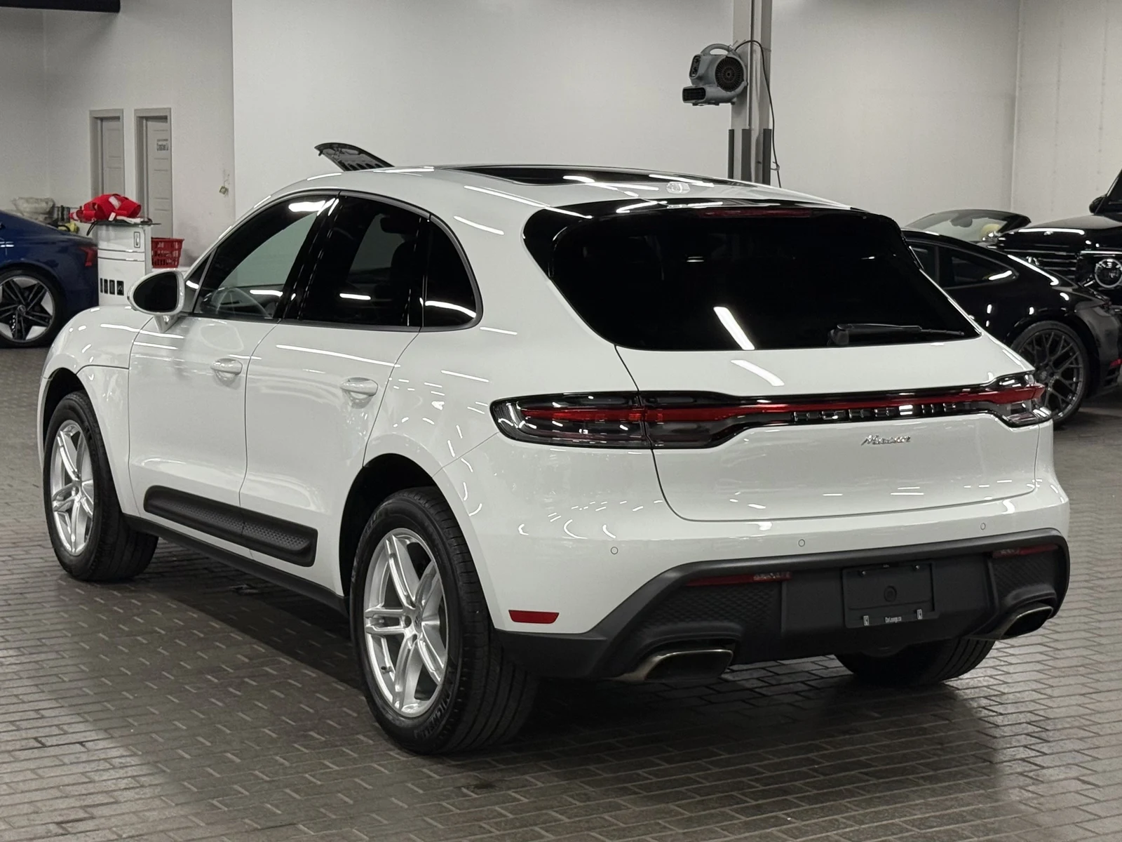 2025 Porsche Macan (95B), 7/30
