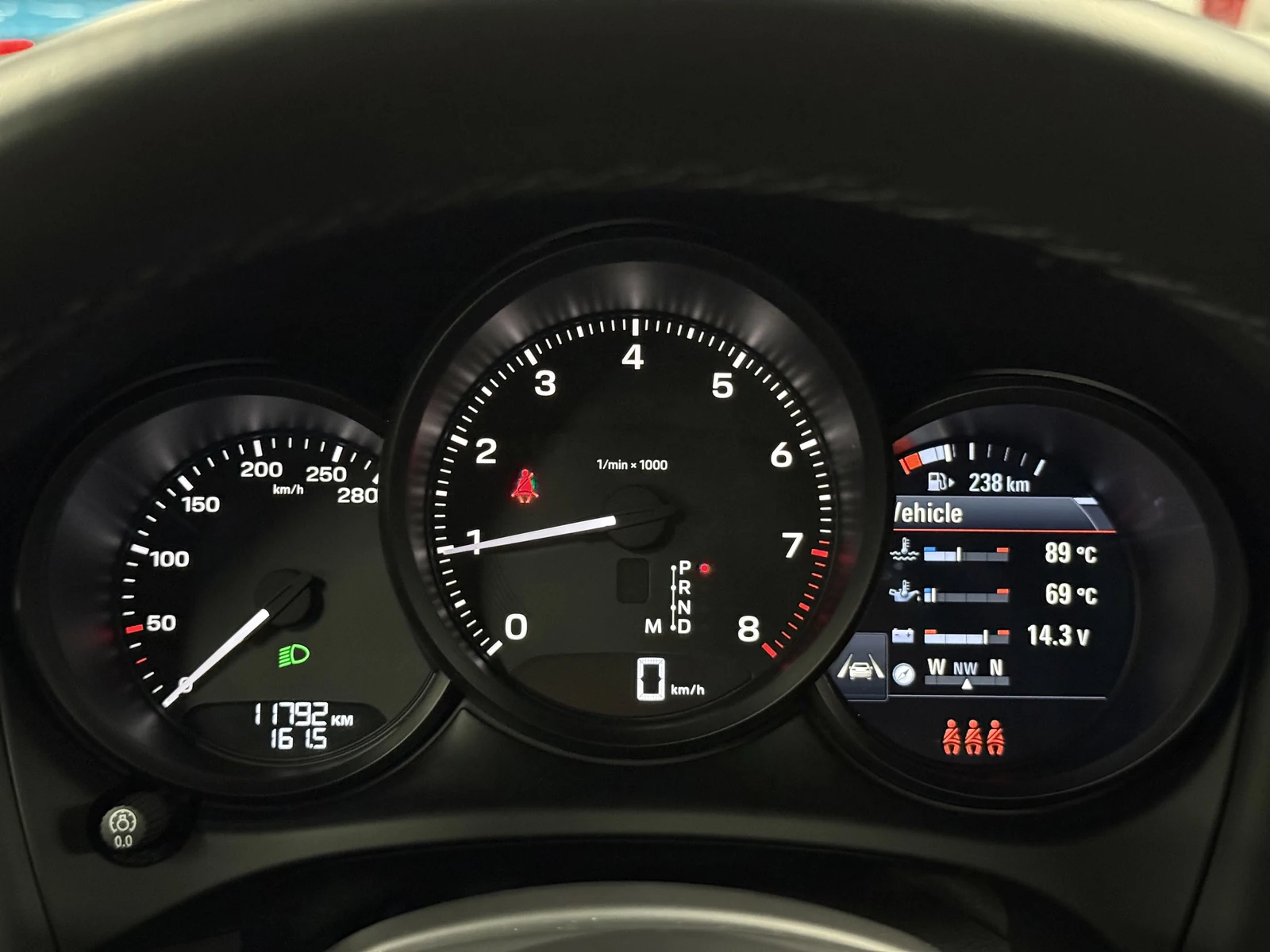 2025 Porsche Macan (95B), 14/30