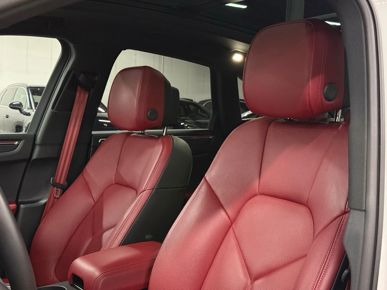 2025 Porsche Macan (95B), 17/30