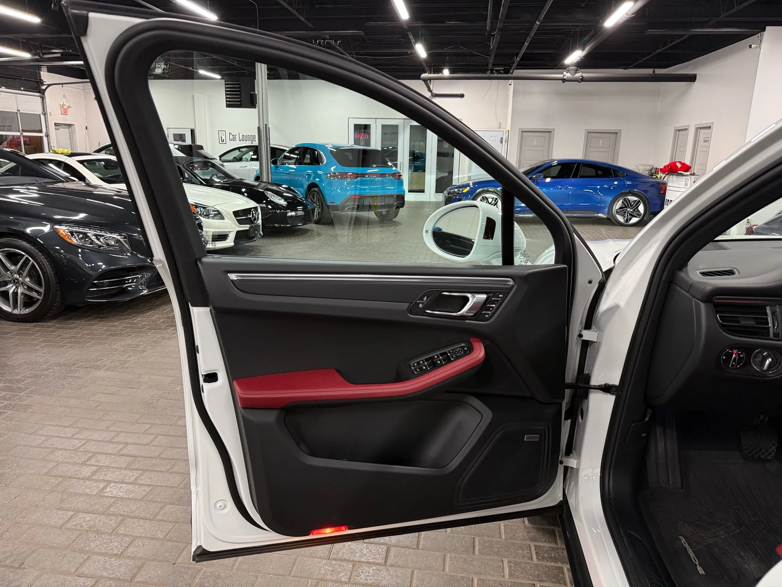 2025 Porsche Macan (95B), 18/30