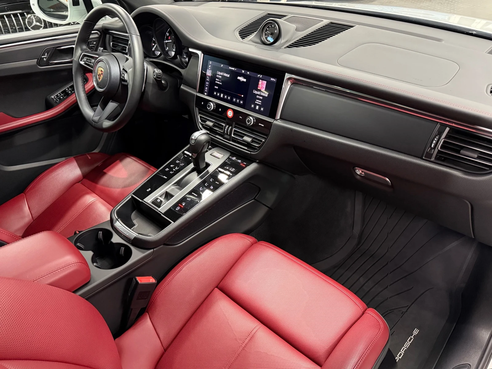 2025 Porsche Macan (95B), 30/30