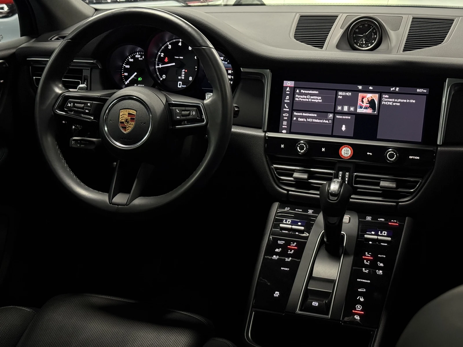 2023 Porsche Macan (95B), 10/30
