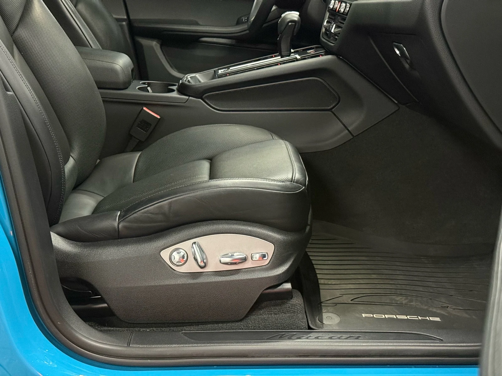 2023 Porsche Macan (95B), 27/30