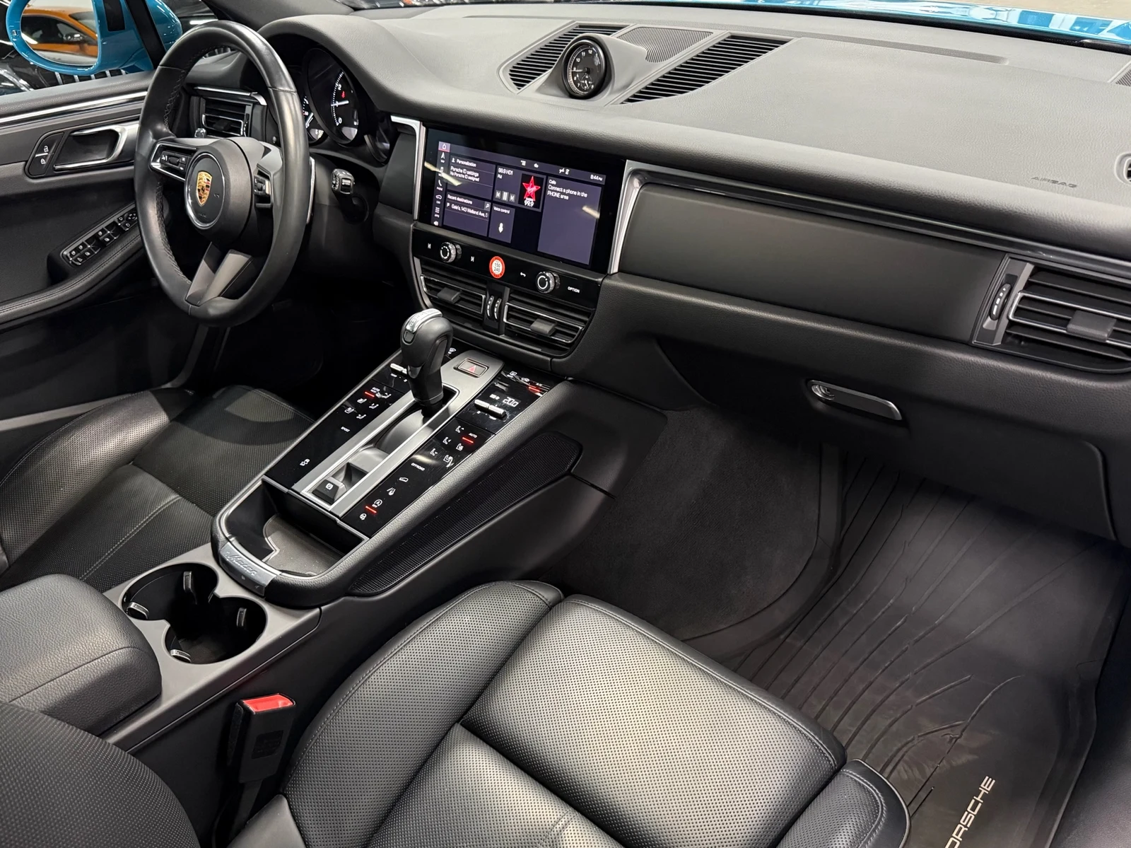 2023 Porsche Macan (95B), 29/30