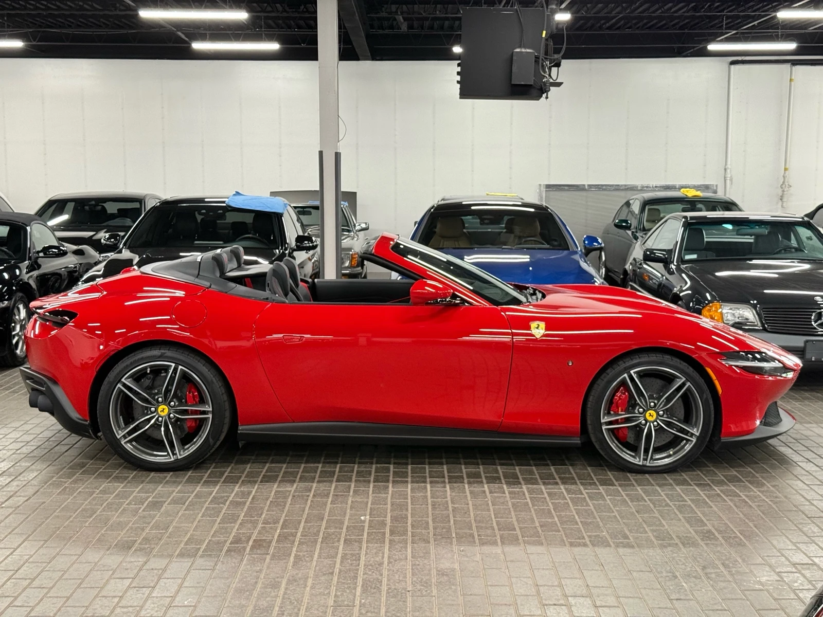 2025 Ferrari Roma Spider, 7/30