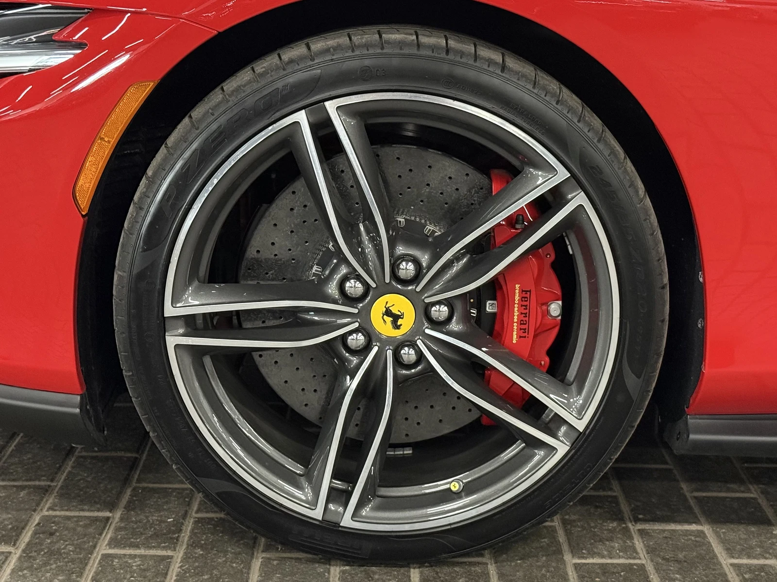 2025 Ferrari Roma Spider, 17/30