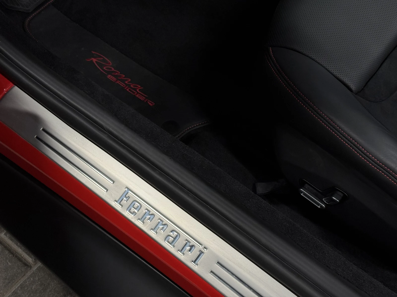 2025 Ferrari Roma Spider, 27/30