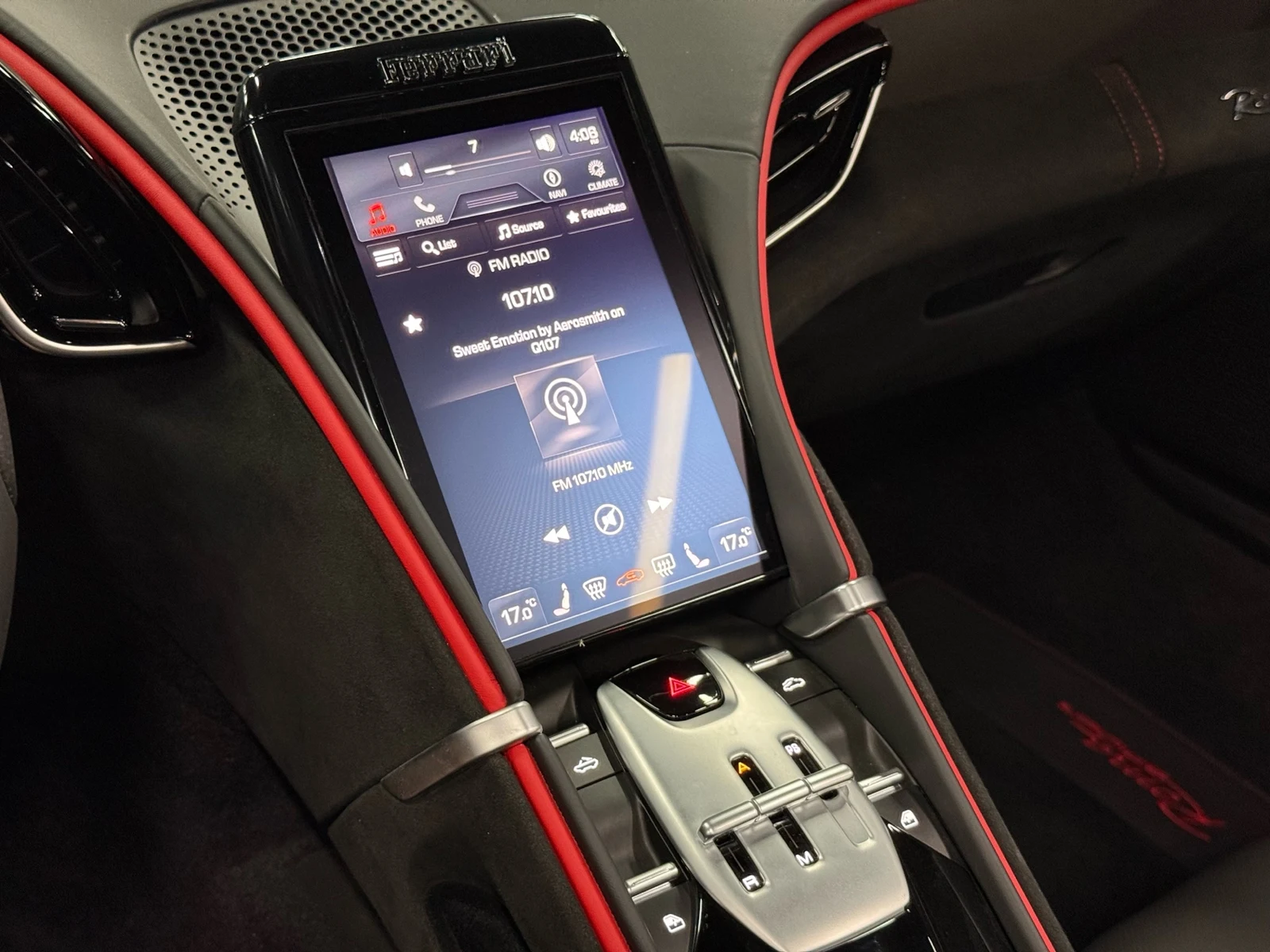 2025 Ferrari Roma Spider, 28/30