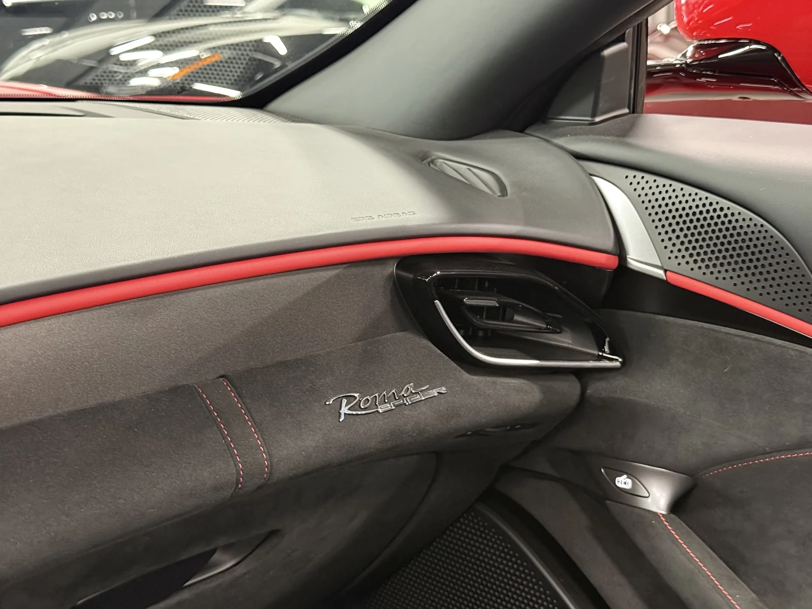 2025 Ferrari Roma Spider, 29/30
