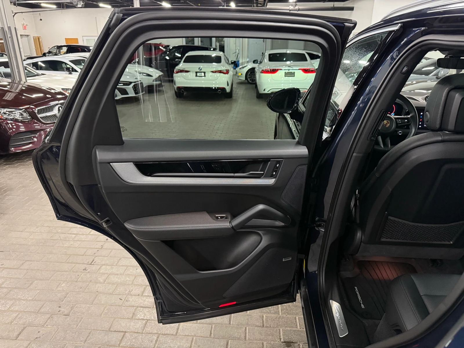2024 Porsche Cayenne, 27/30