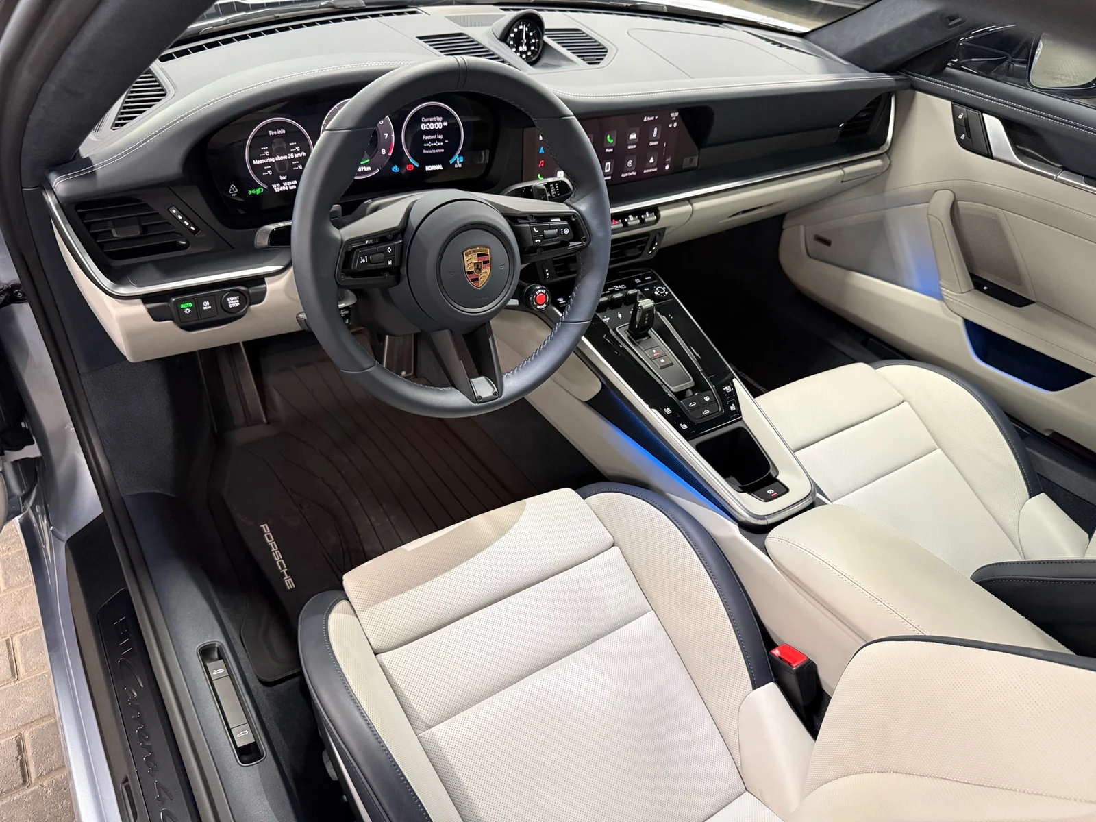 2025 Porsche 911 Carrera 4 GTS (992.2), 17/30