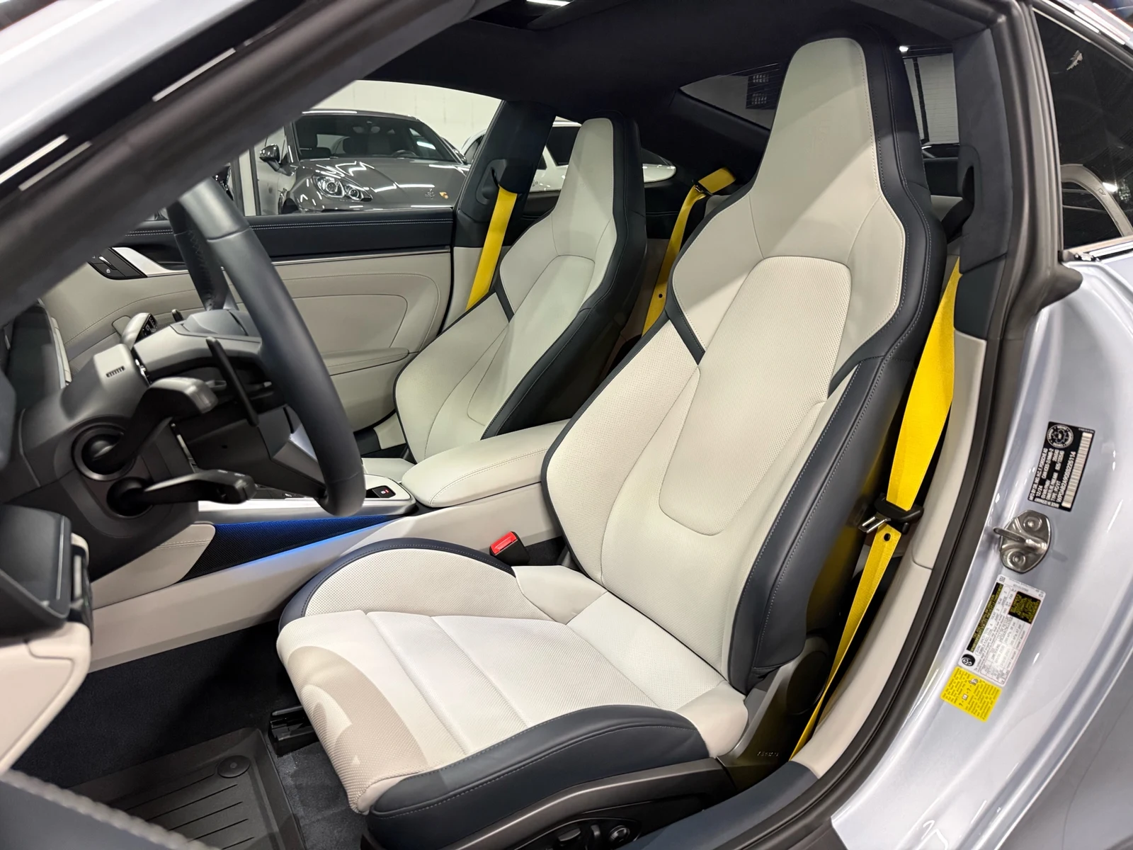 2025 Porsche 911 Carrera 4 GTS (992.2), 18/30