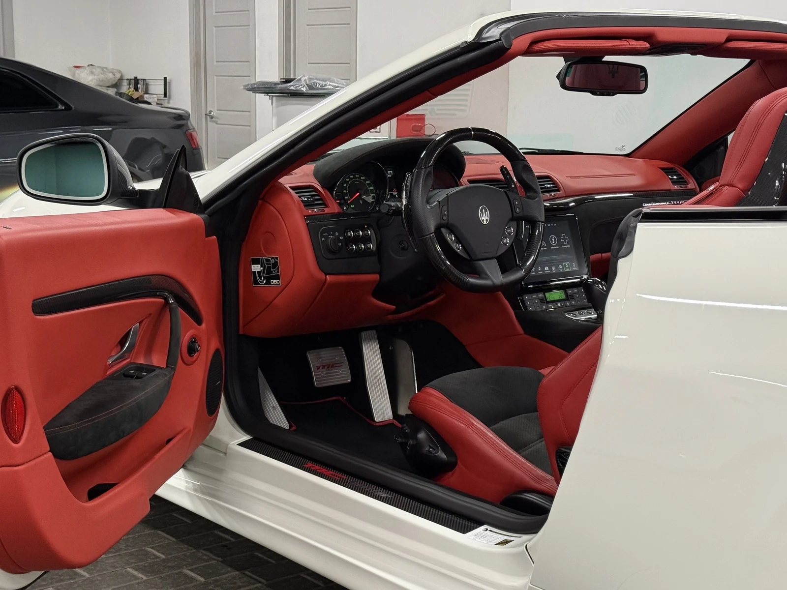 2018 Maserati GranCabrio MC, 11/30
