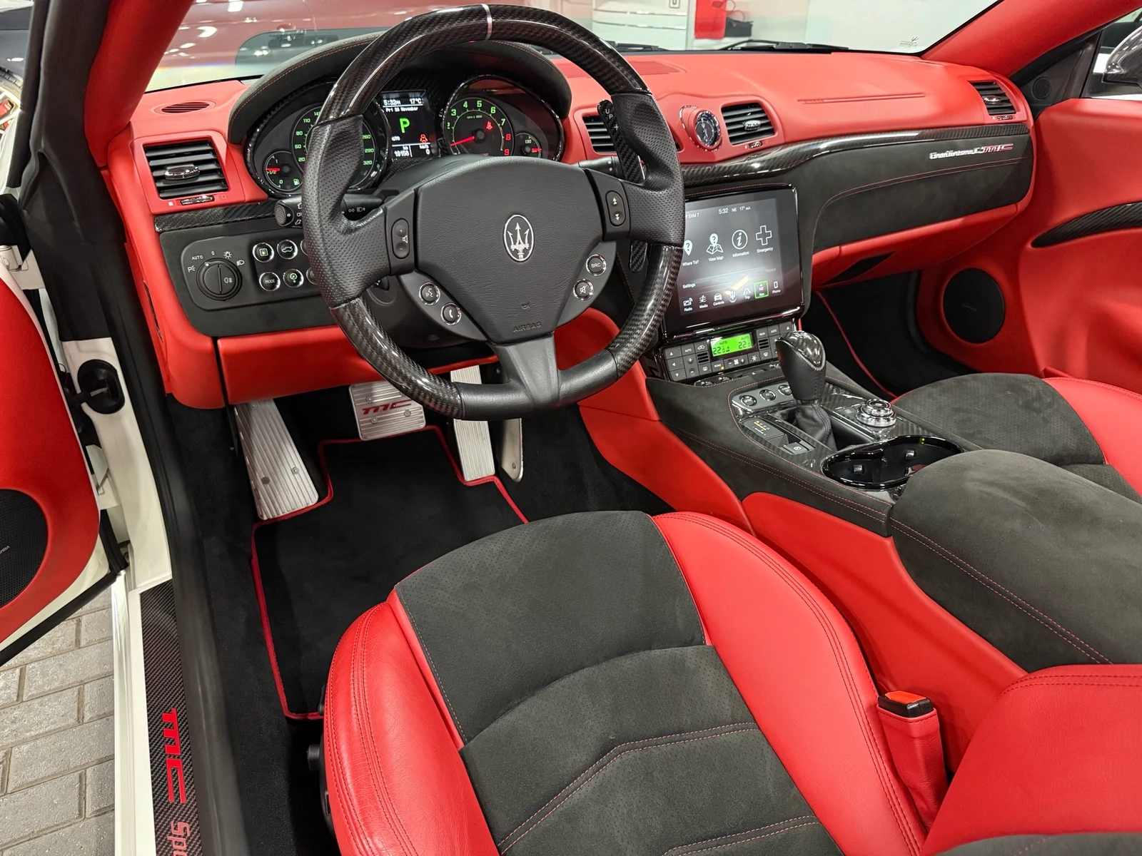 2018 Maserati GranCabrio MC, 15/30