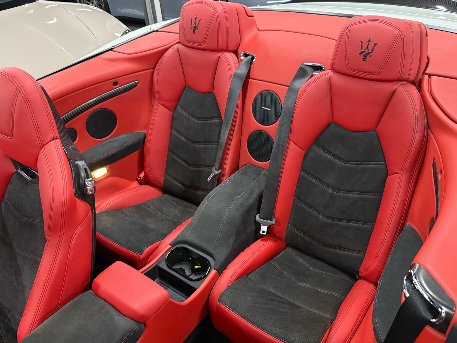 2018 Maserati GranCabrio MC, 28/30