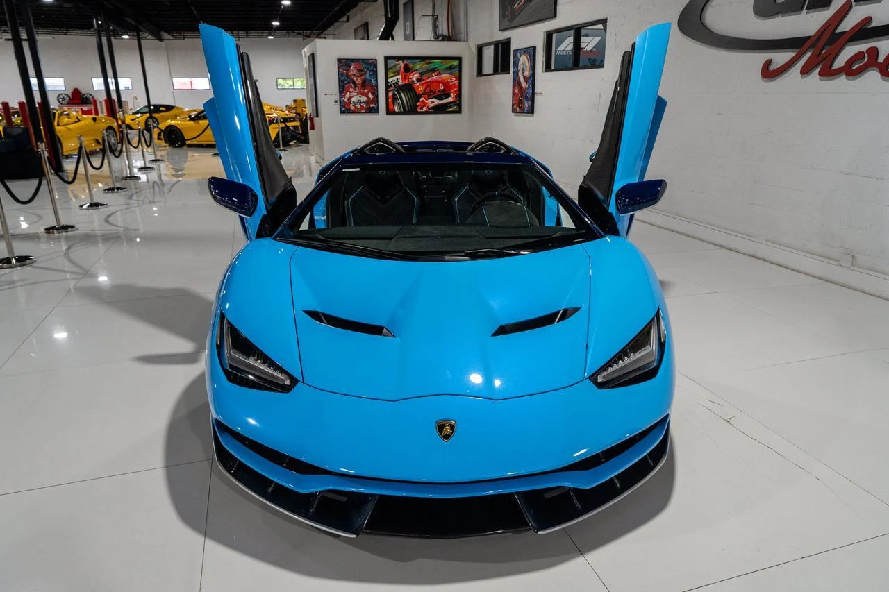 2017 Lamborghini Centenario Roadster, 3/20