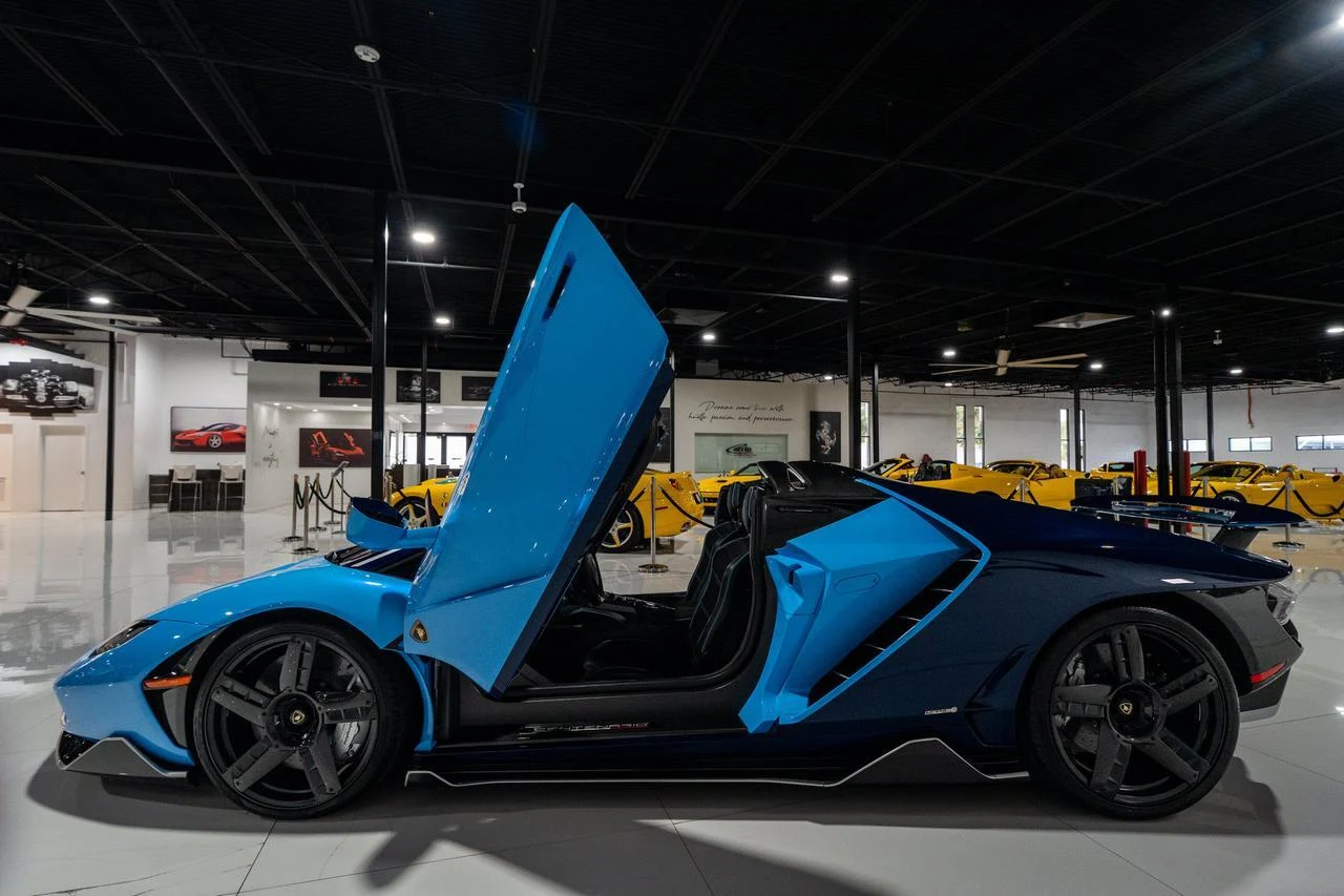 2017 Lamborghini Centenario Roadster, 4/20