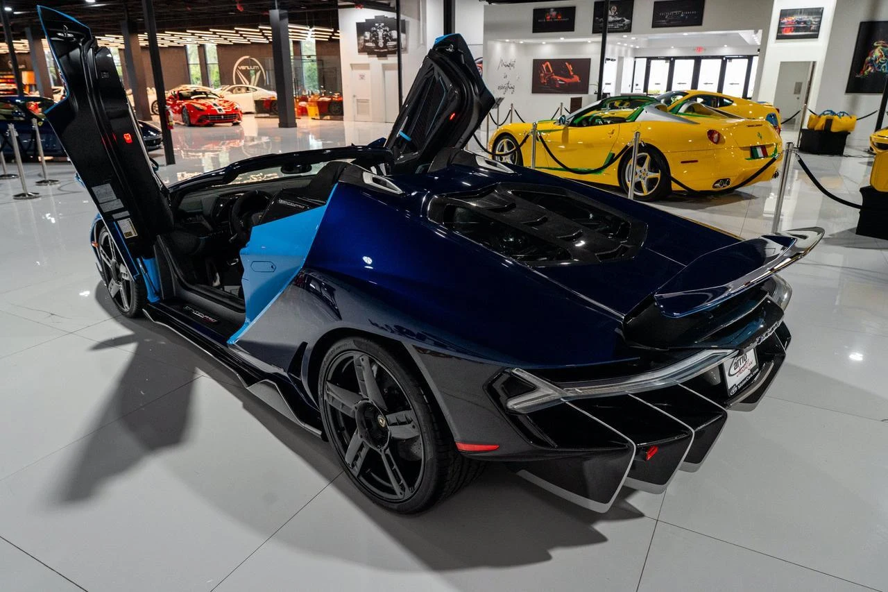 2017 Lamborghini Centenario Roadster, 5/20