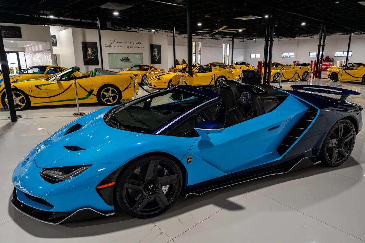 2017 Lamborghini Centenario Roadster, 11/20