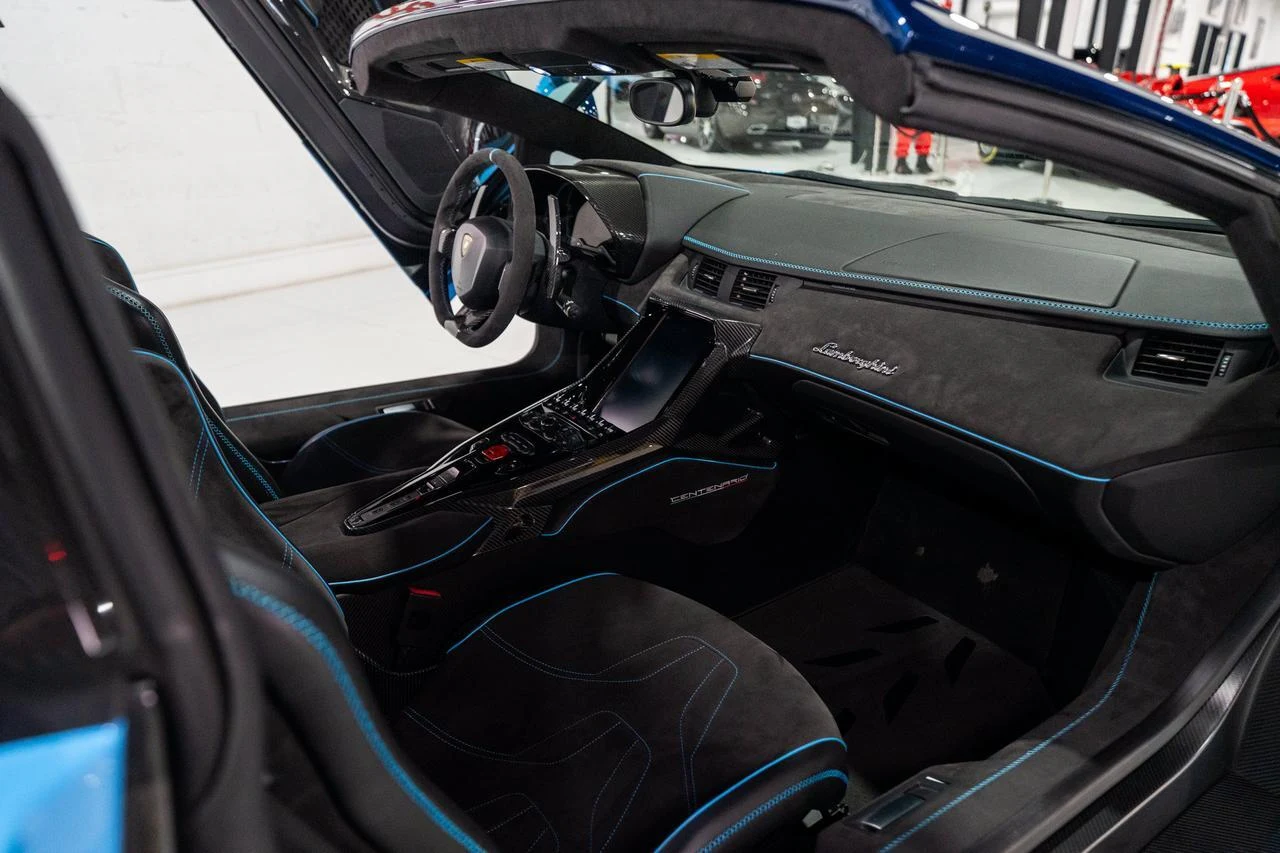 2017 Lamborghini Centenario Roadster, 19/20