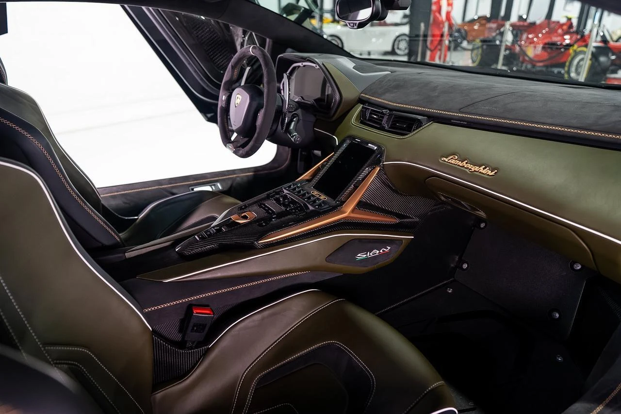 2021 Lamborghini Sián FKP 37, 17/20