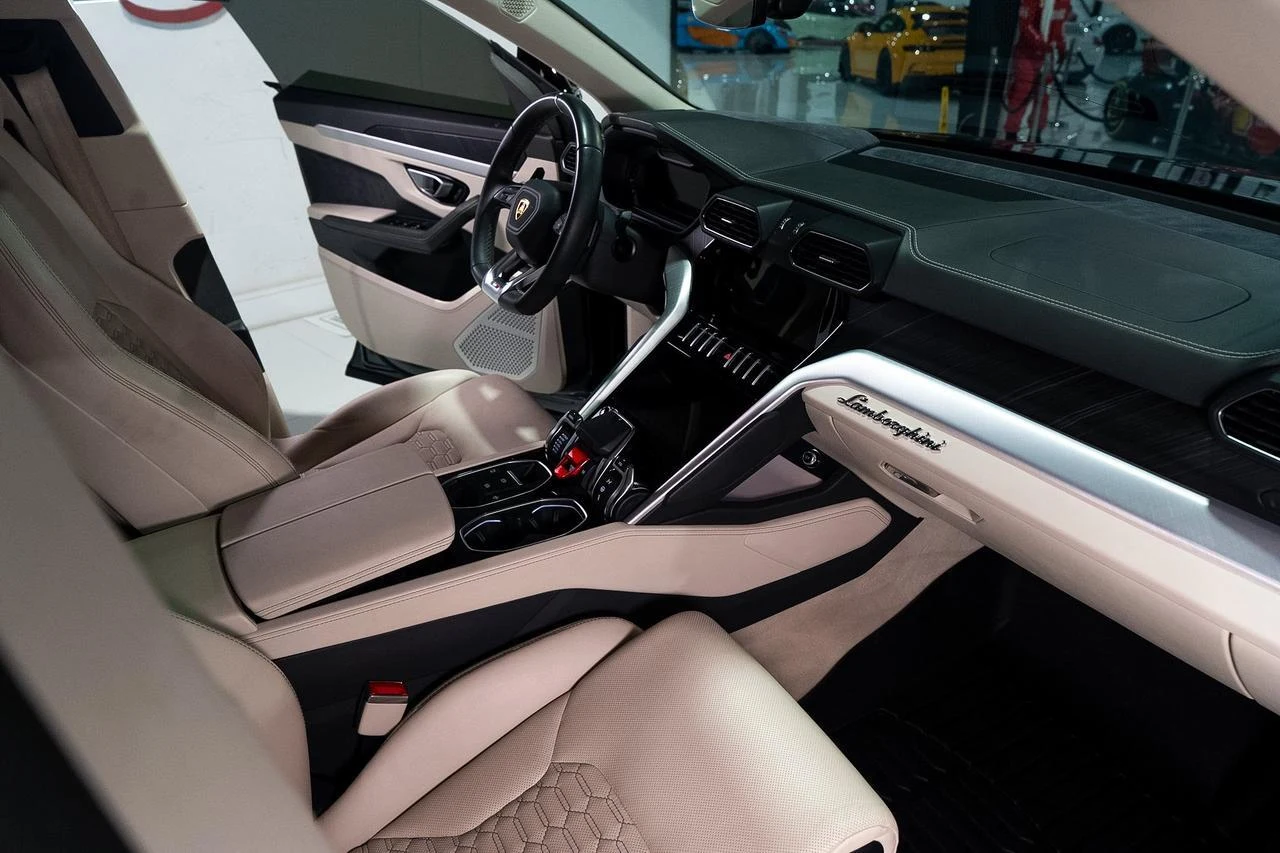 2022 Lamborghini Urus, 17/20