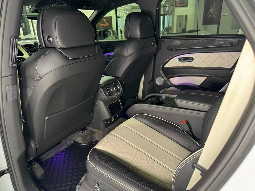 2021 Bentley Bentayga V8, 11/20