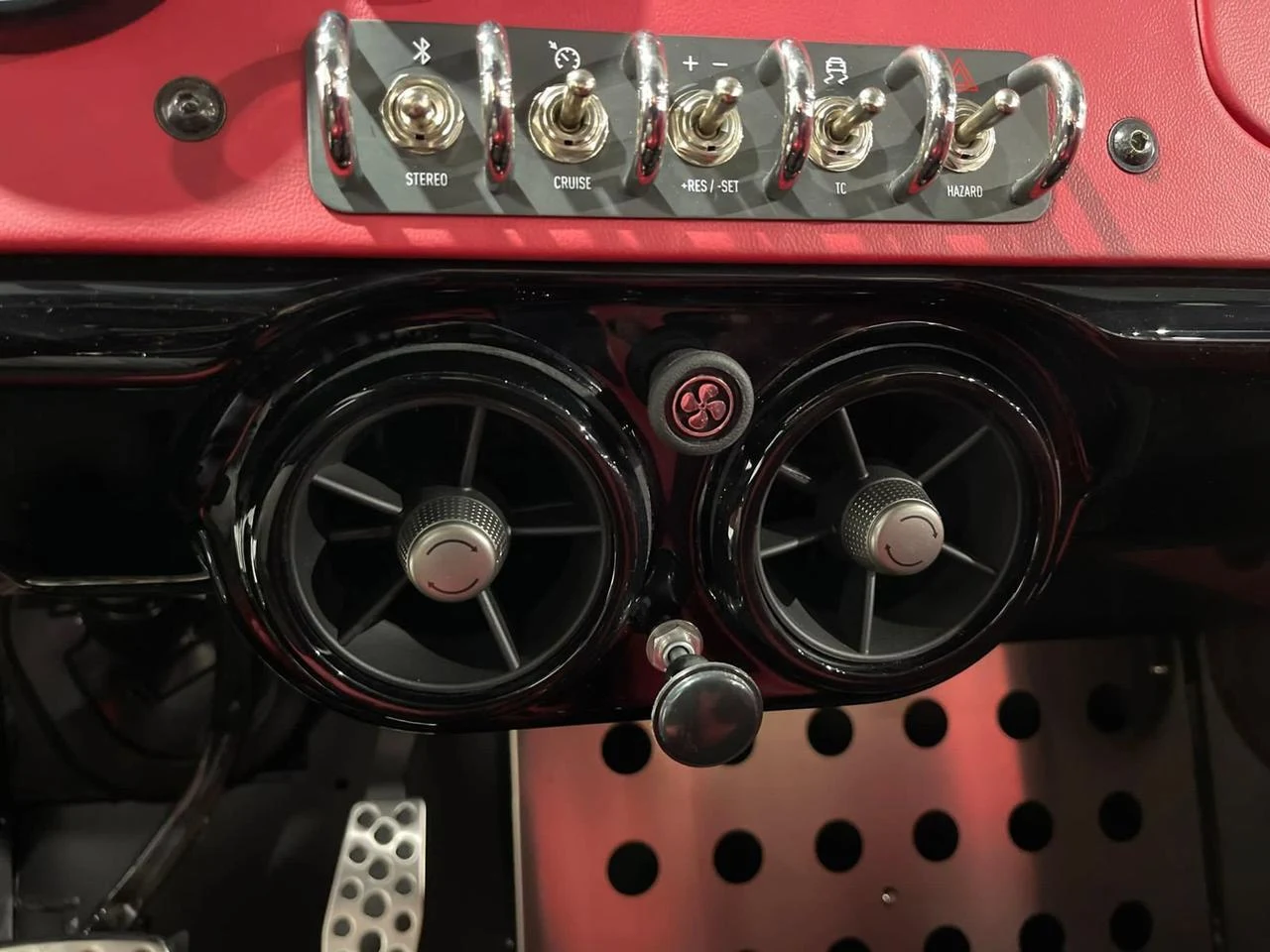 2023 Vanderhall Carmel GTS, 17/20