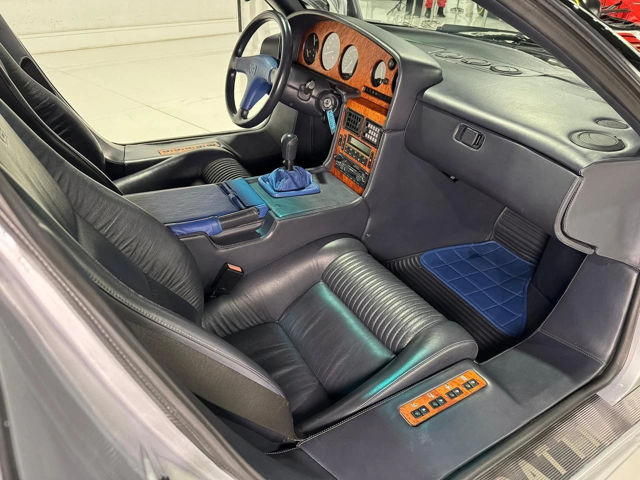 1994 Bugatti EB110 GT, 19/20