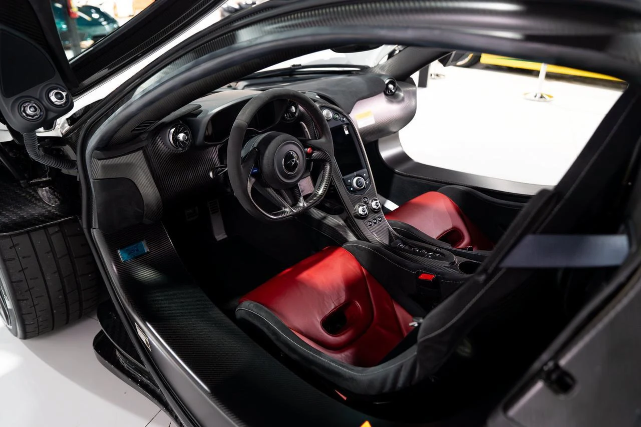 2015 McLaren P1, 17/20