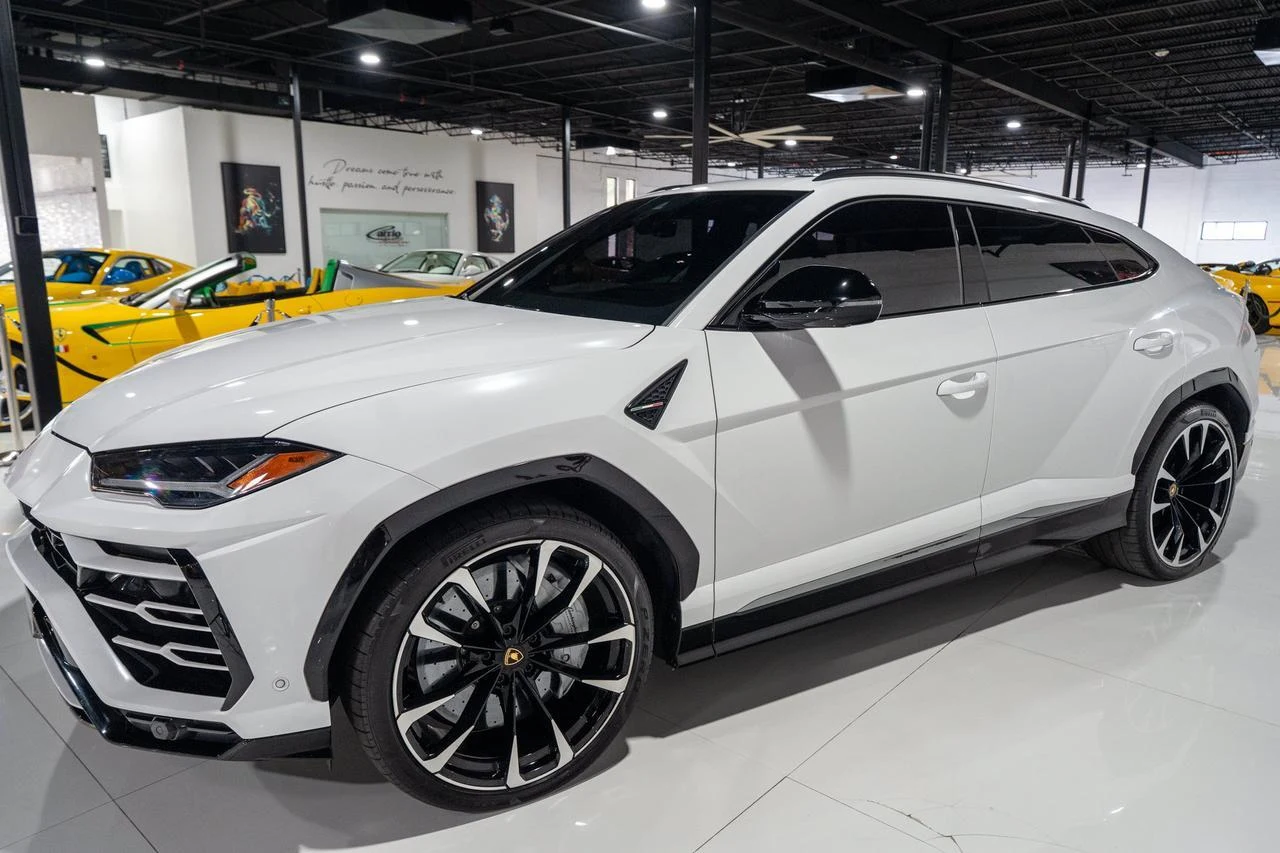 Lamborghini Urus | Carrio Motor Cars