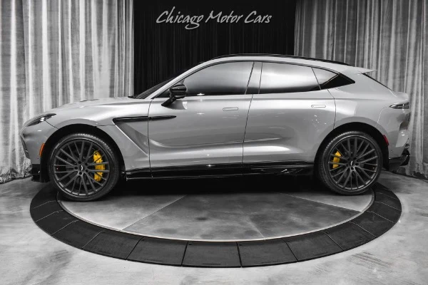 2025 Aston Martin DBX707, 2/20