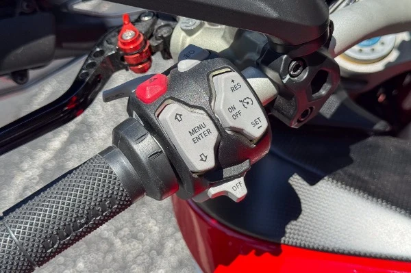 2016 Ducati Multistrada 1200 Pikes Peak, 20/20