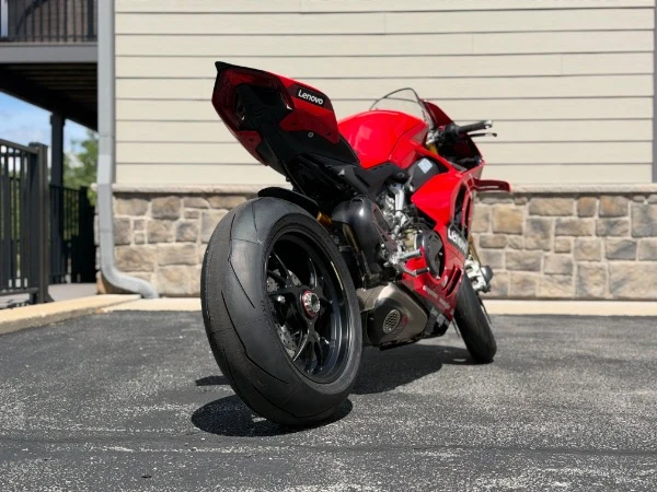 2024 Ducati Panigale V4 S Bagnaia, 5/20