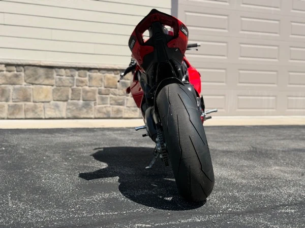 2024 Ducati Panigale V4 S Bagnaia, 6/20