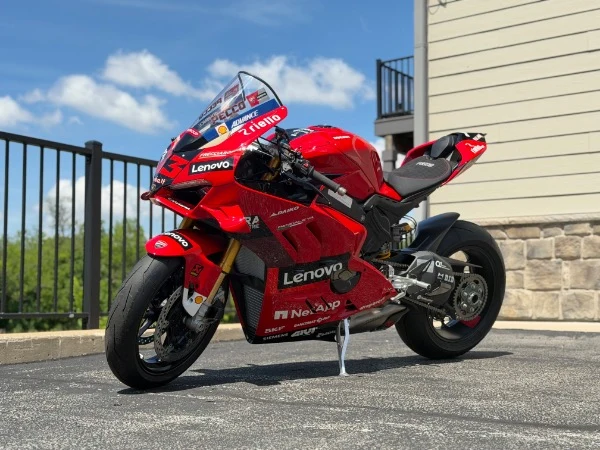 2024 Ducati Panigale V4 S Bagnaia, 11/20