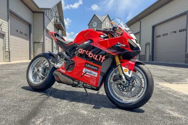 2024 Ducati Panigale V4 S Bautista, 2/20