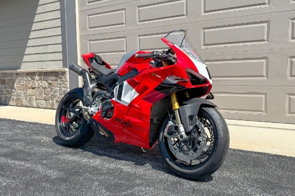 2024 Ducati Panigale V4 R, 2/20