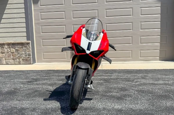 2024 Ducati Panigale V4 R, 3/20
