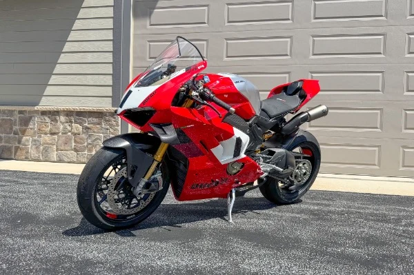 2024 Ducati Panigale V4 R, 4/20