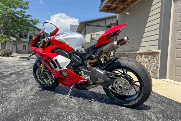 2024 Ducati Panigale V4 R, 8/20