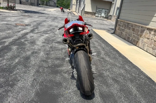 2024 Ducati Panigale V4 R, 9/20